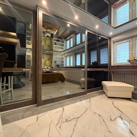Deluxury Mirror Apartament Centrum Варшава Экстерьер фото