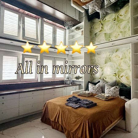 Deluxury Mirror Apartament Centrum Варшава Экстерьер фото