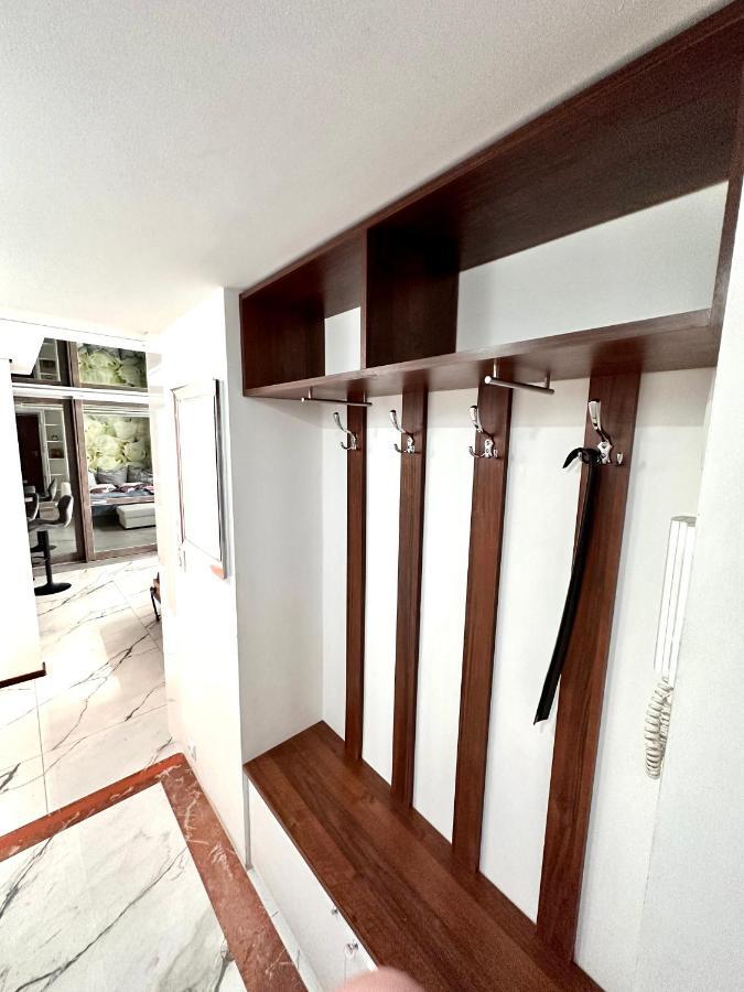 Deluxury Mirror Apartament Centrum Варшава Экстерьер фото