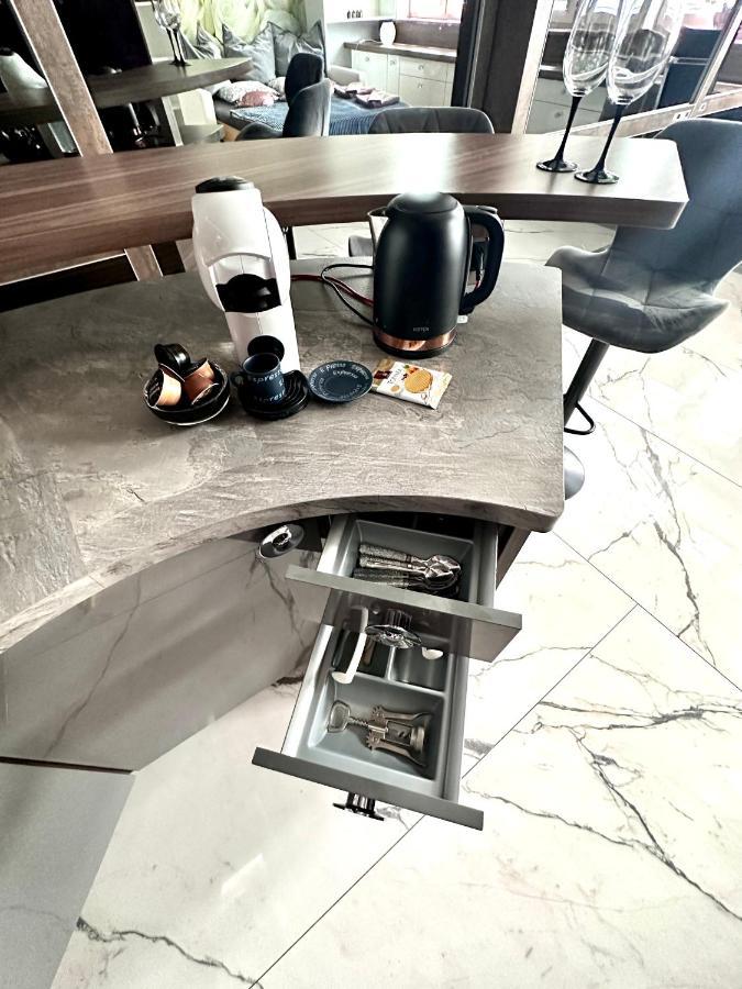 Deluxury Mirror Apartament Centrum Варшава Экстерьер фото