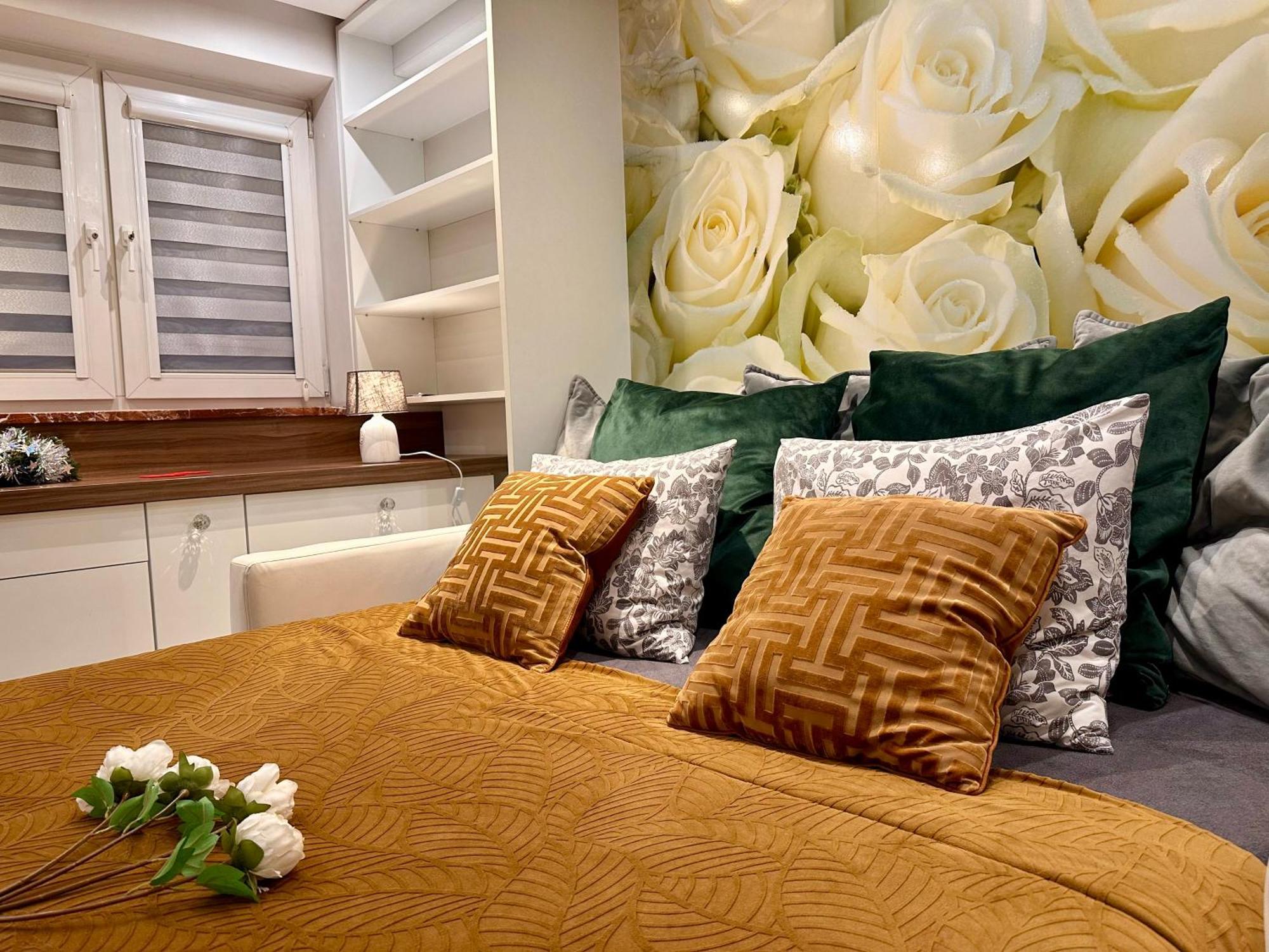 Deluxury Mirror Apartament Centrum Варшава Экстерьер фото