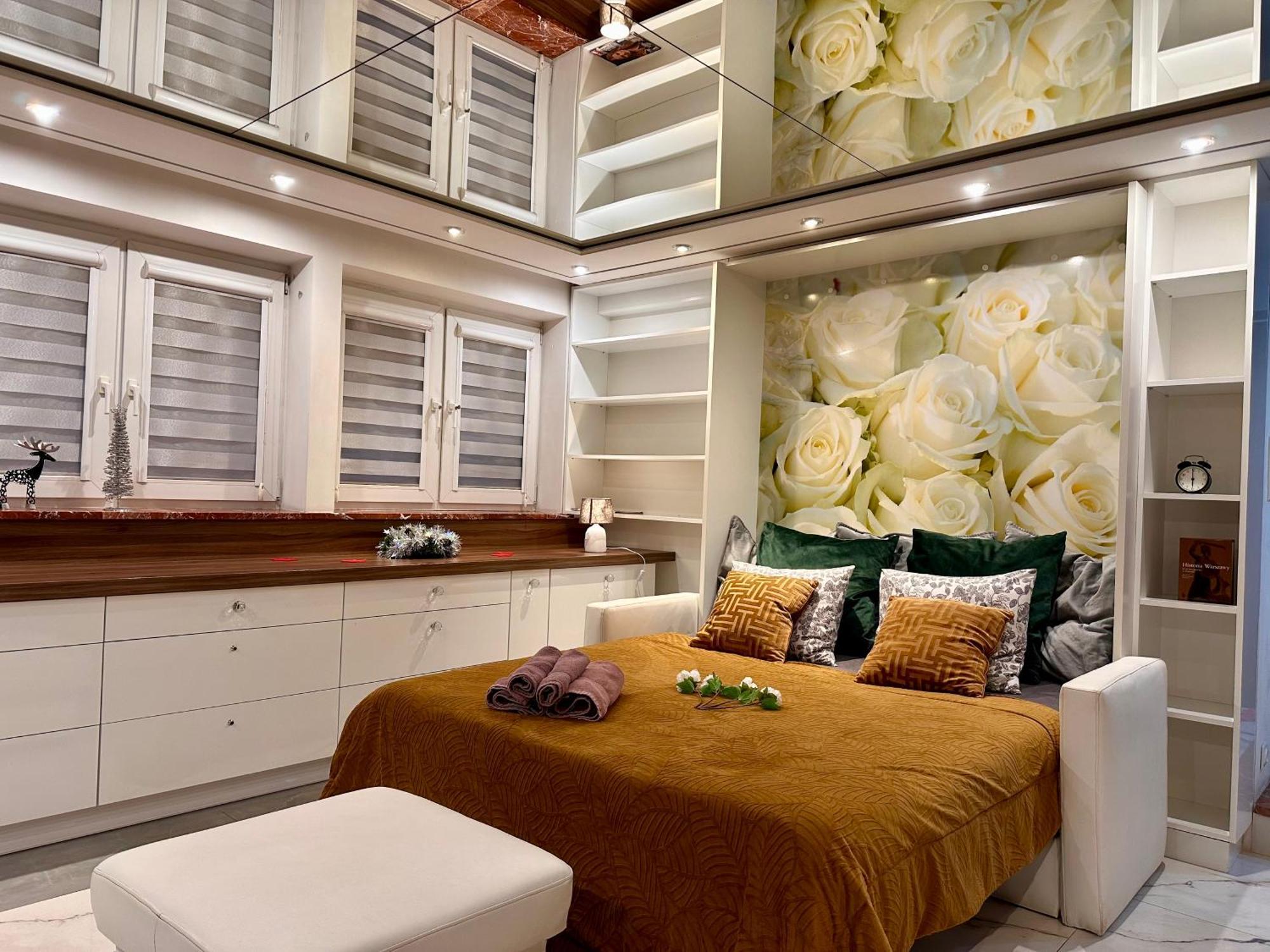 Deluxury Mirror Apartament Centrum Варшава Экстерьер фото