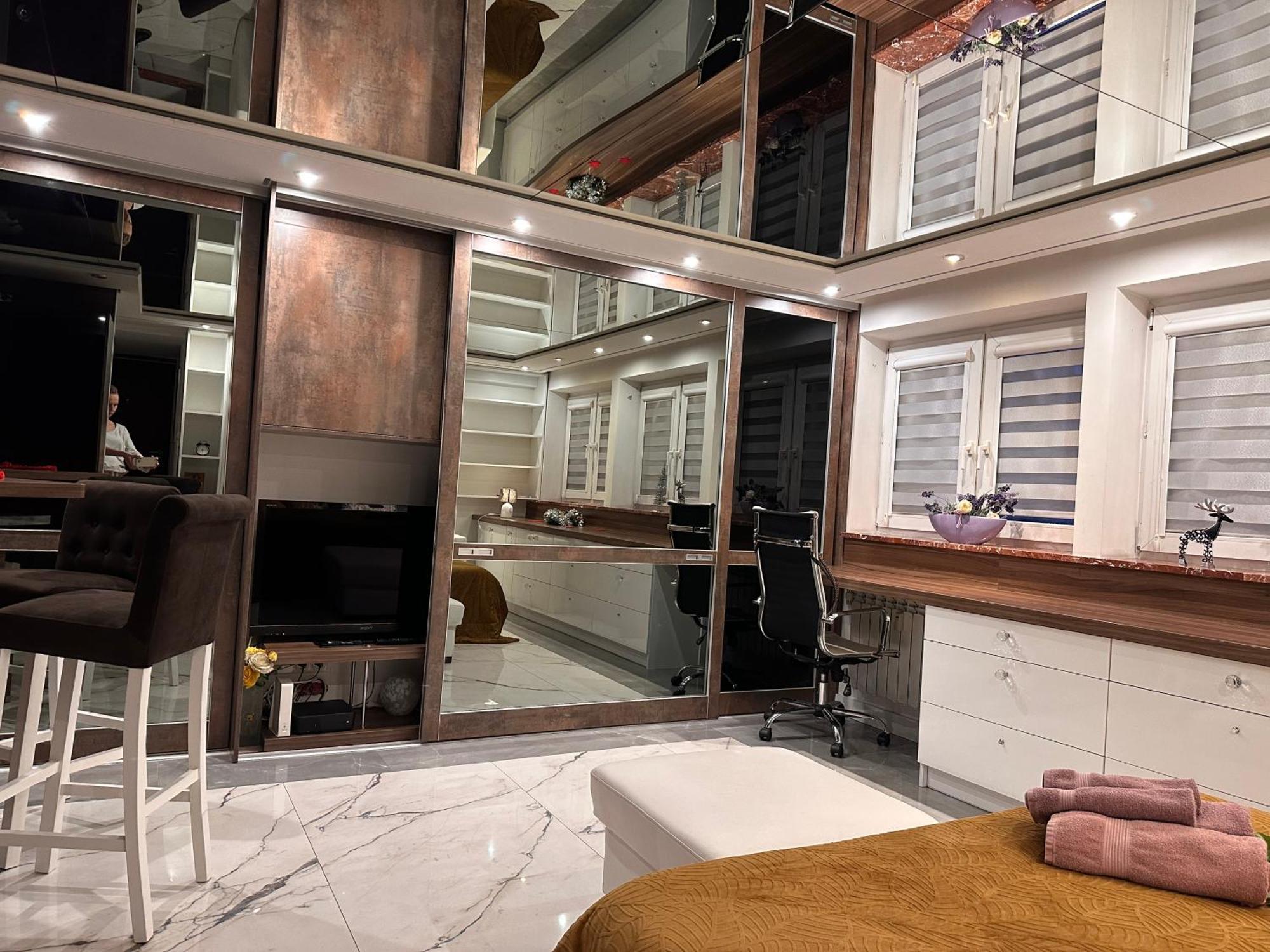 Deluxury Mirror Apartament Centrum Варшава Экстерьер фото