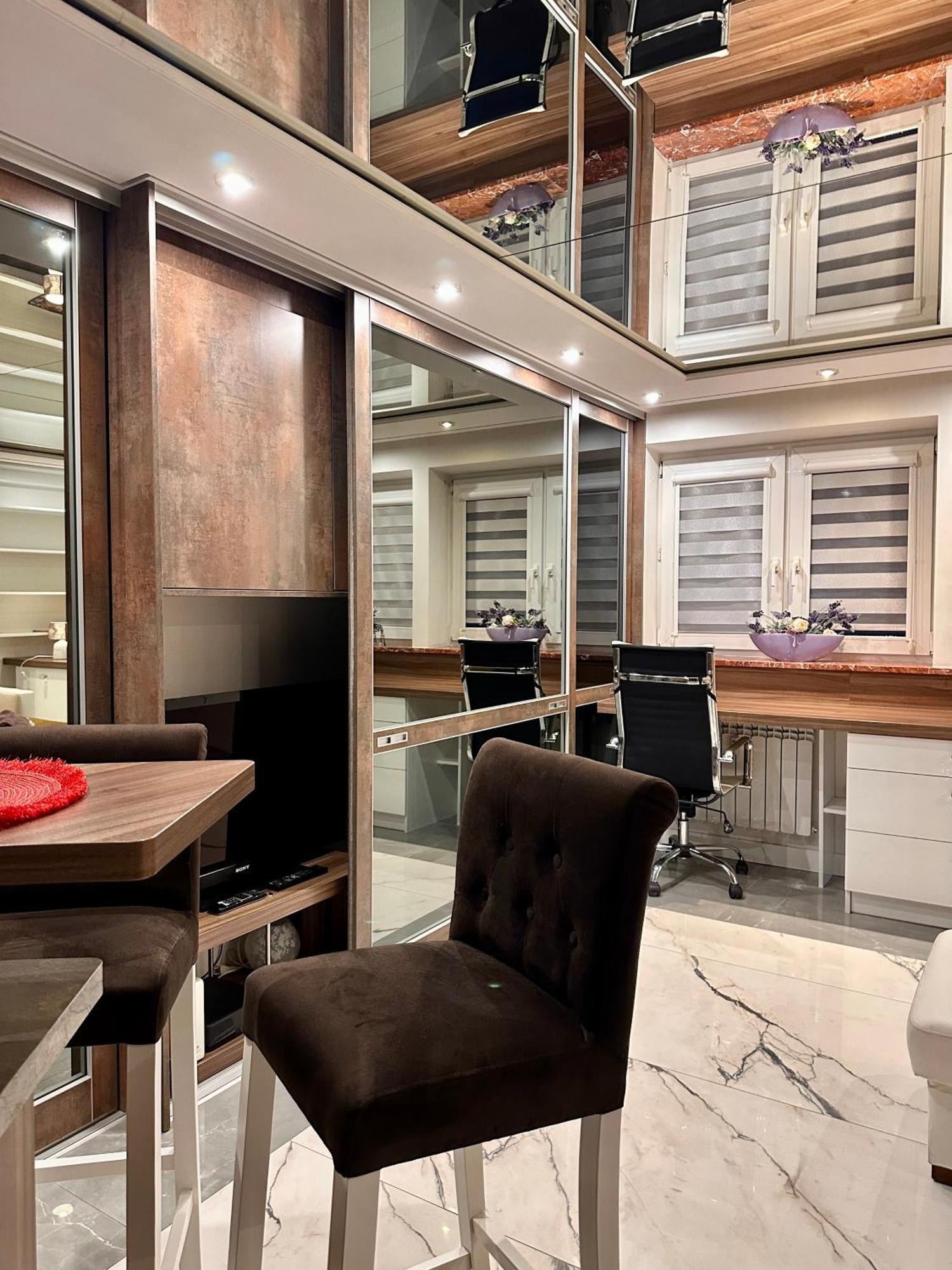 Deluxury Mirror Apartament Centrum Варшава Экстерьер фото