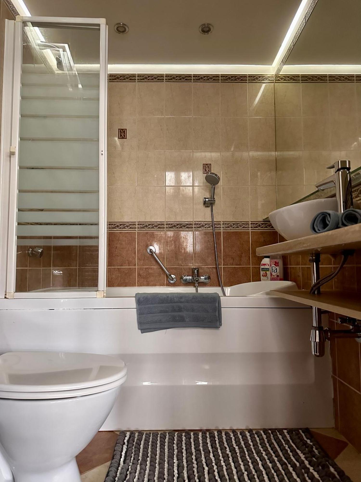 Deluxury Mirror Apartament Centrum Варшава Экстерьер фото