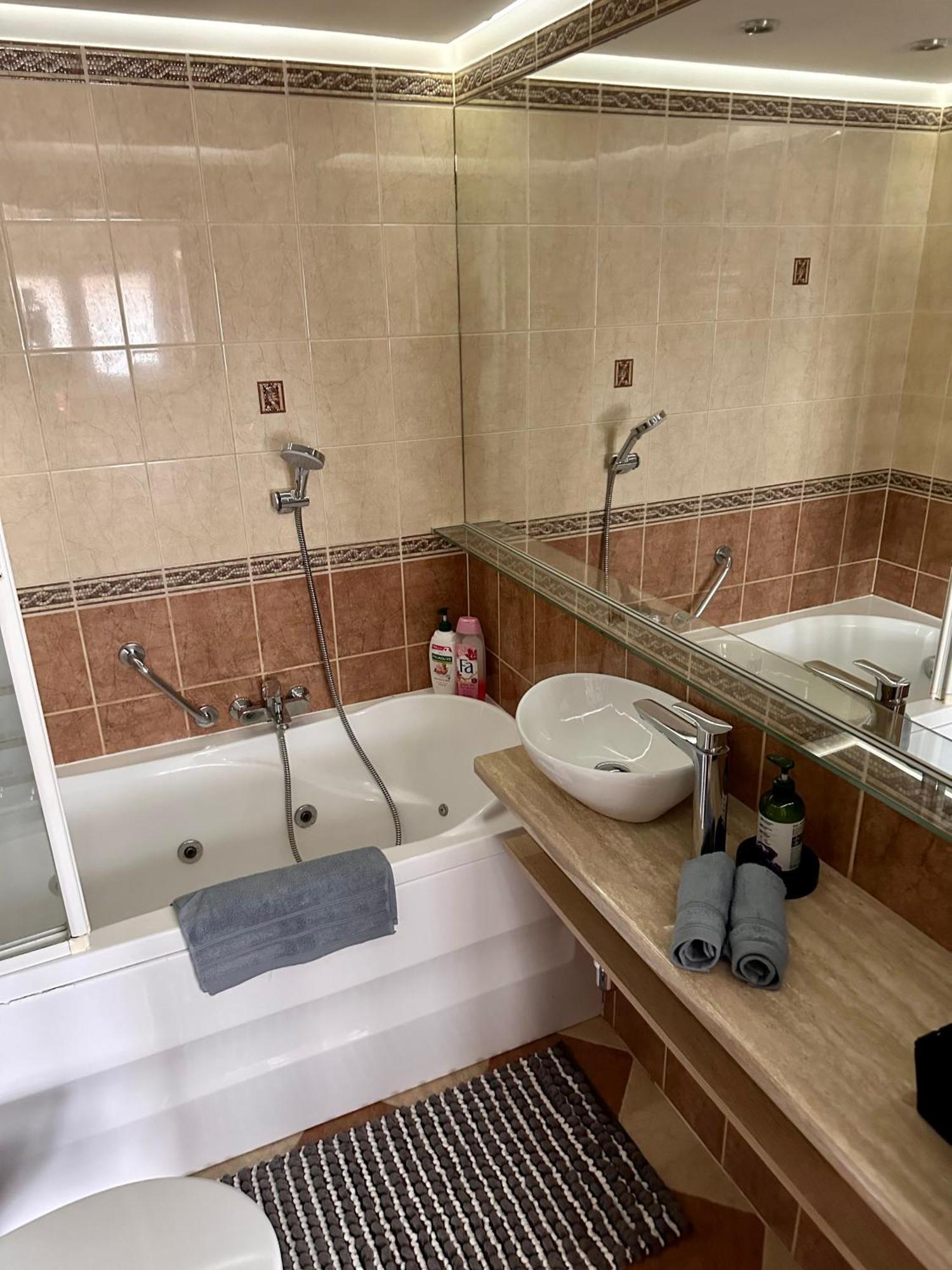 Deluxury Mirror Apartament Centrum Варшава Экстерьер фото