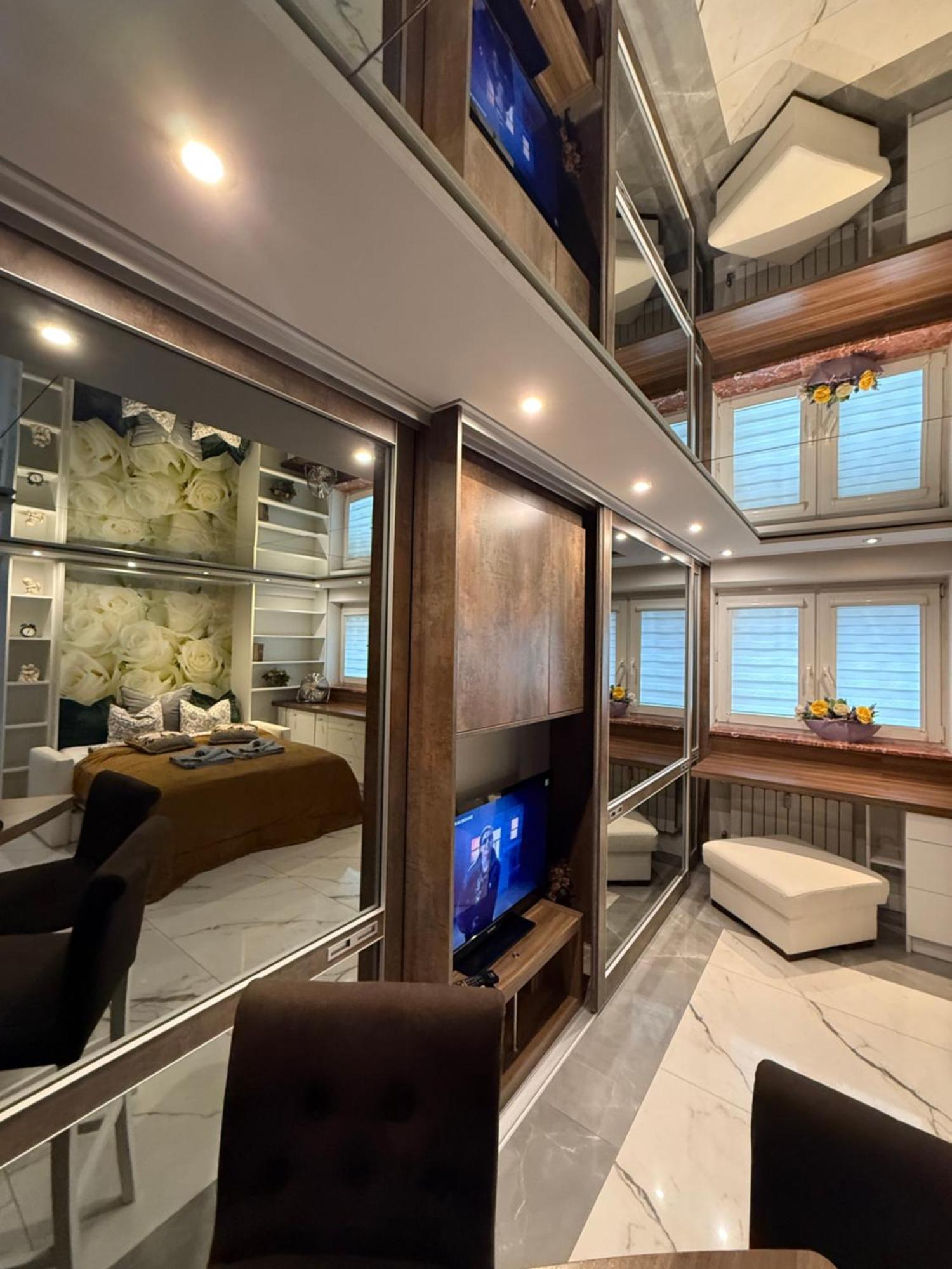 Deluxury Mirror Apartament Centrum Варшава Экстерьер фото