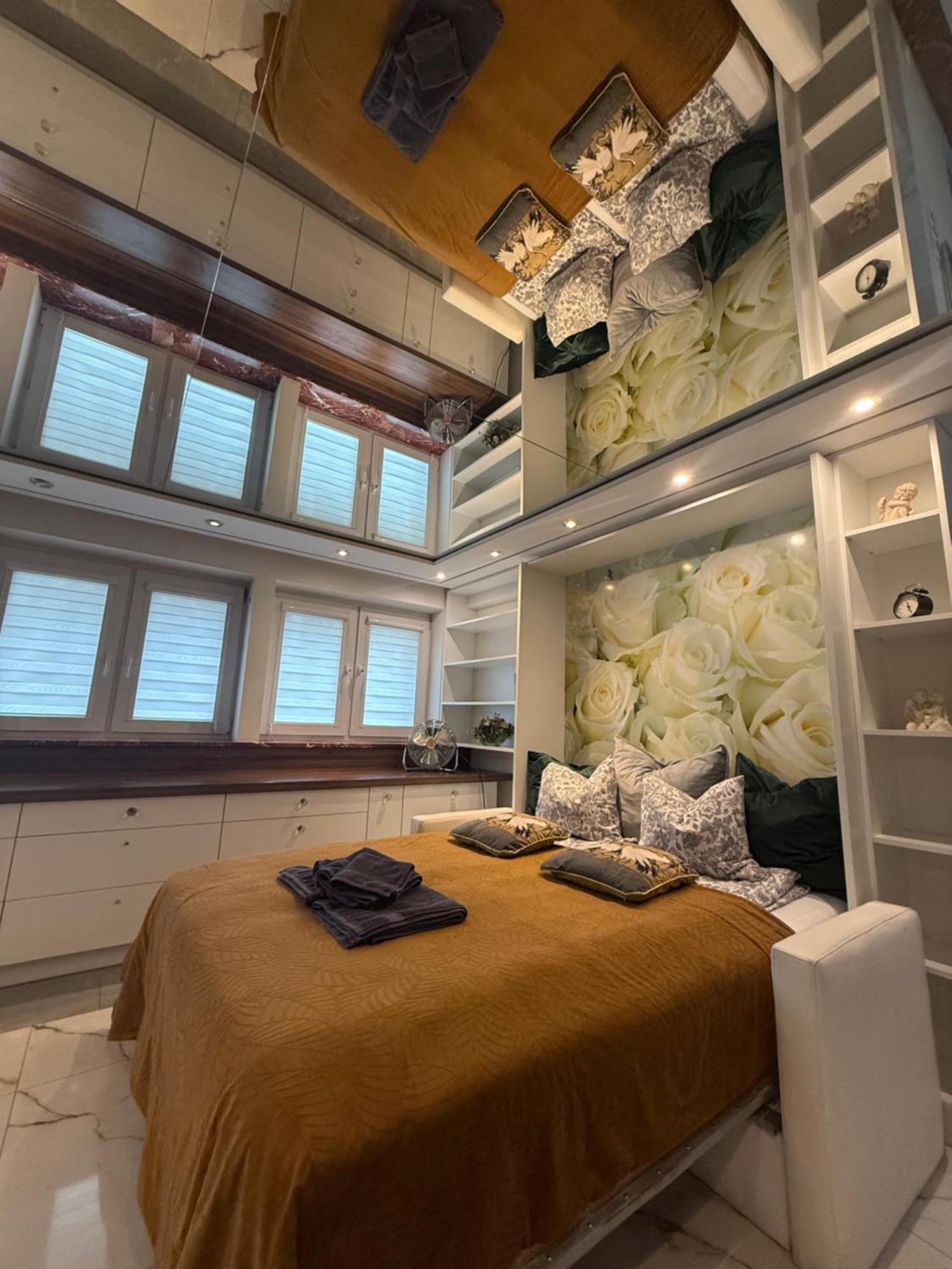 Deluxury Mirror Apartament Centrum Варшава Экстерьер фото